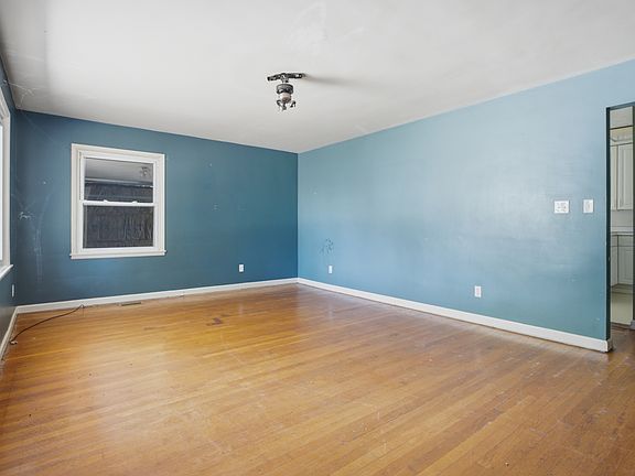5th image of 5628 Denois St