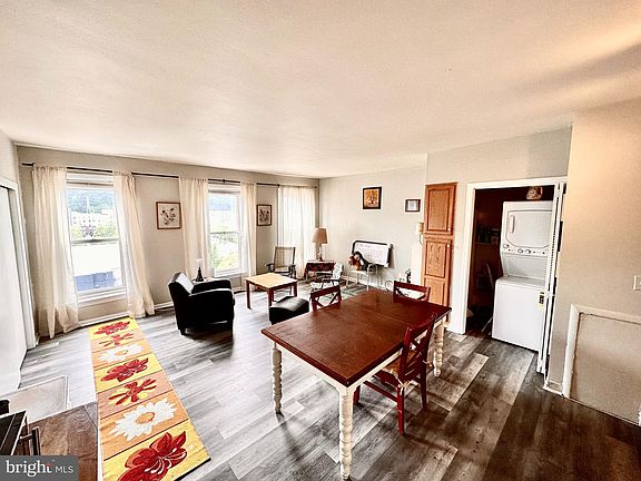 3rd image of 3793 Cresson St #2