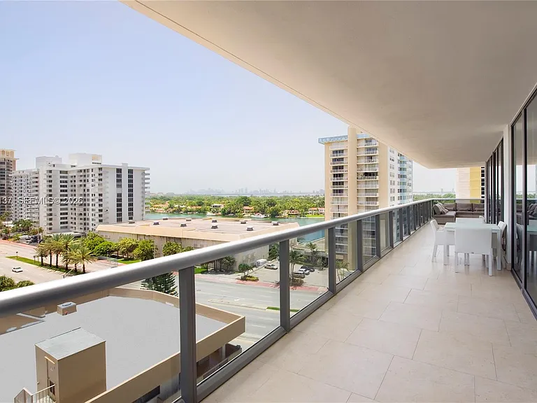 5875 Collins Ave #1008 — Photo 12