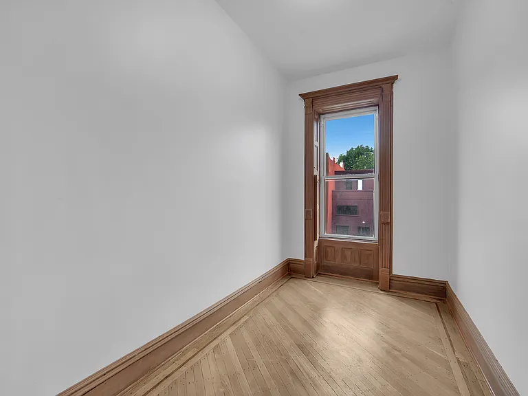 490 Hancock St #TOP — Photo 9