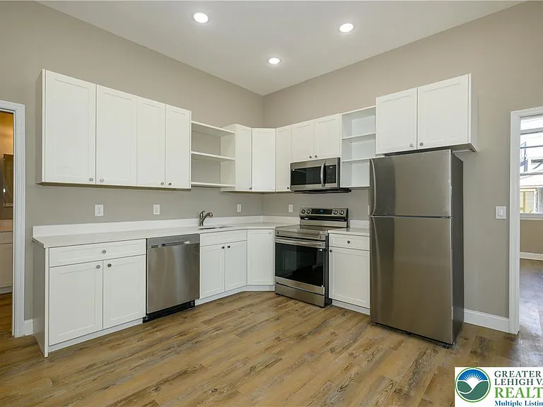 1012 2nd St N — Photo 14
