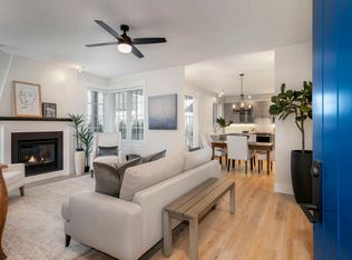 4631 Chardonnay Ln NE #C201, Bainbridge Island, WA 98110