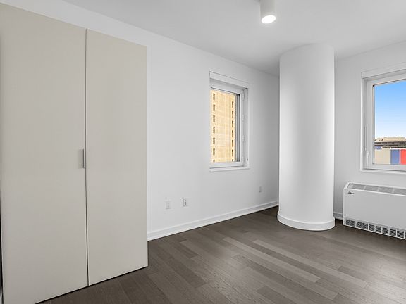 4th image of 2922 Northern Blvd #611D