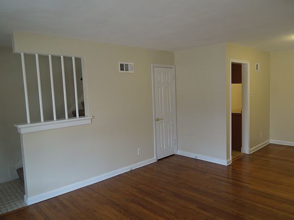 5th image of 1076 Terrace Dr