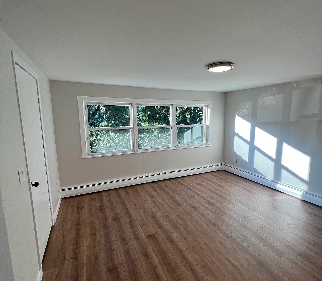 3 bed, 1150 sqft, $2,500 — Photo 3