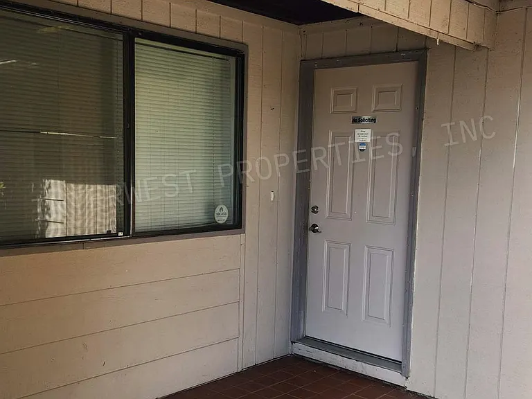 265 SW Salix Ter — Photo 25