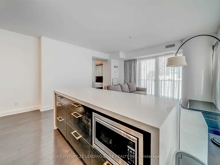 1080 Bay St #2302 — Photo 13