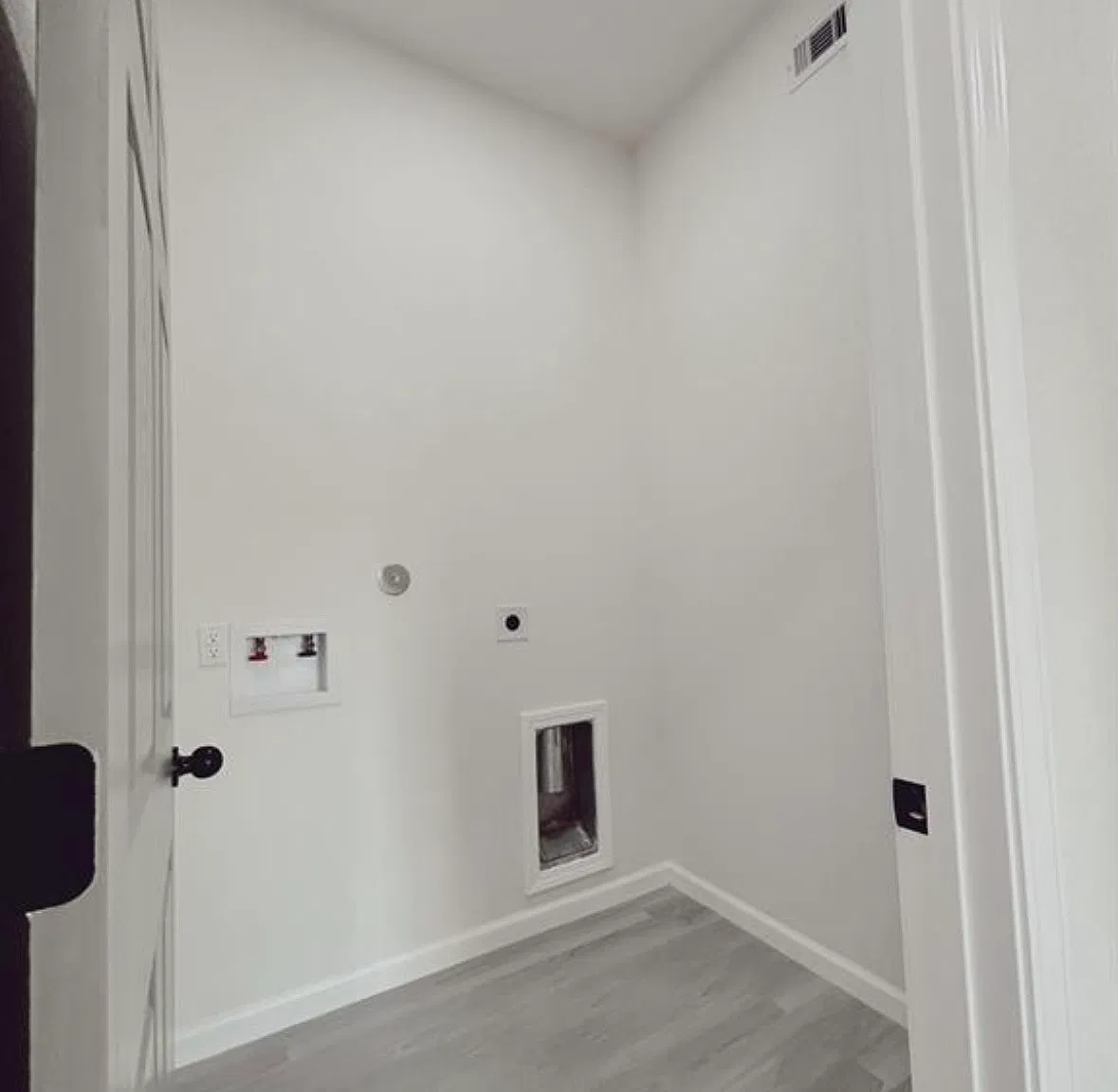 3 bed, 1184 sqft, $1,700 — Photo 2