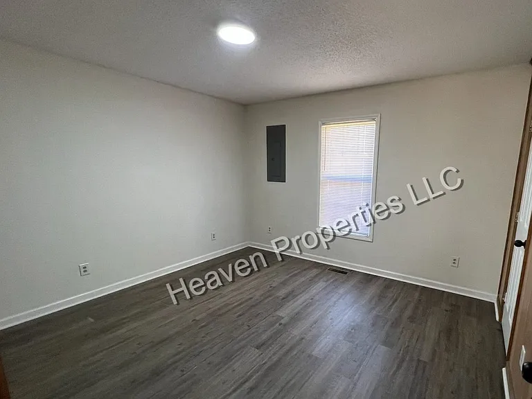 519 Leonford St — Photo 10