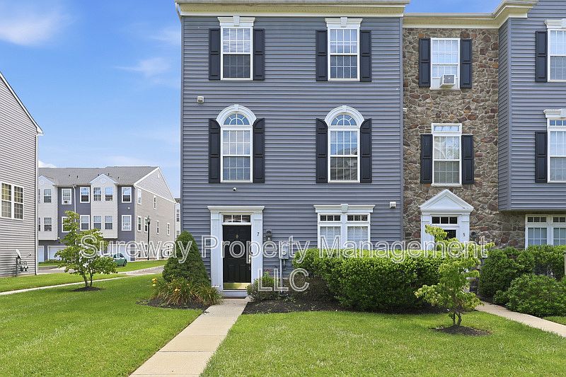 1st image of 7 Swan Ct