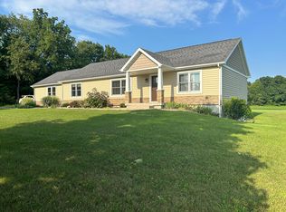 46519 70th St, Hartford, MI 49057