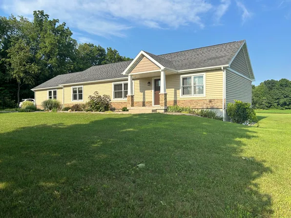 46519 70th St, Hartford, MI 49057