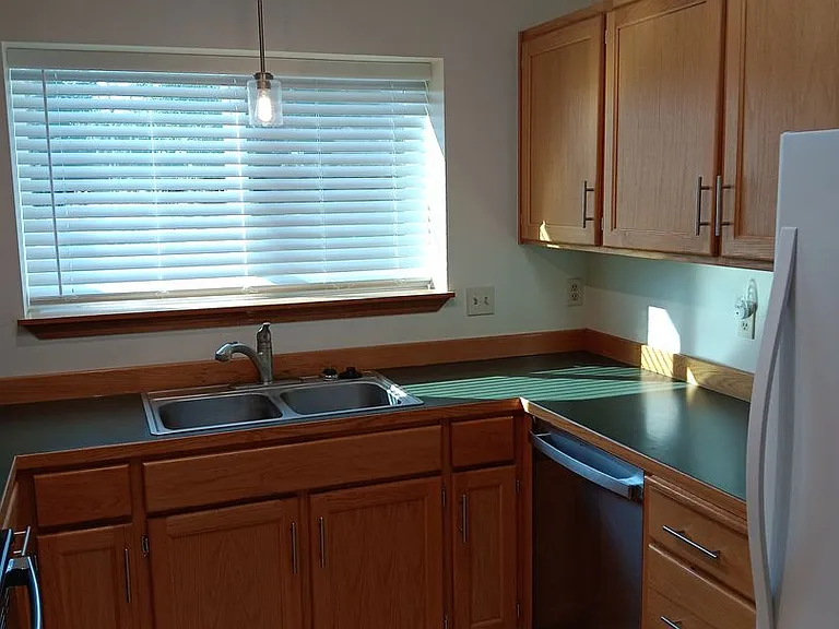 3092 NE Tahoe Ct — Photo 8