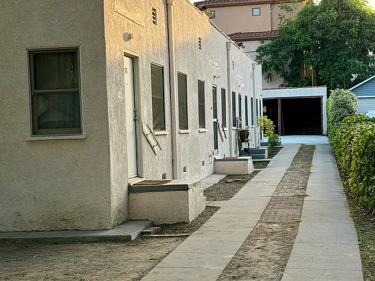 65 N Parkwood Ave — Photo 12