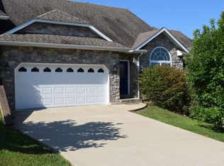 318 Carmel Valley Way, Saint Robert, MO 65584
