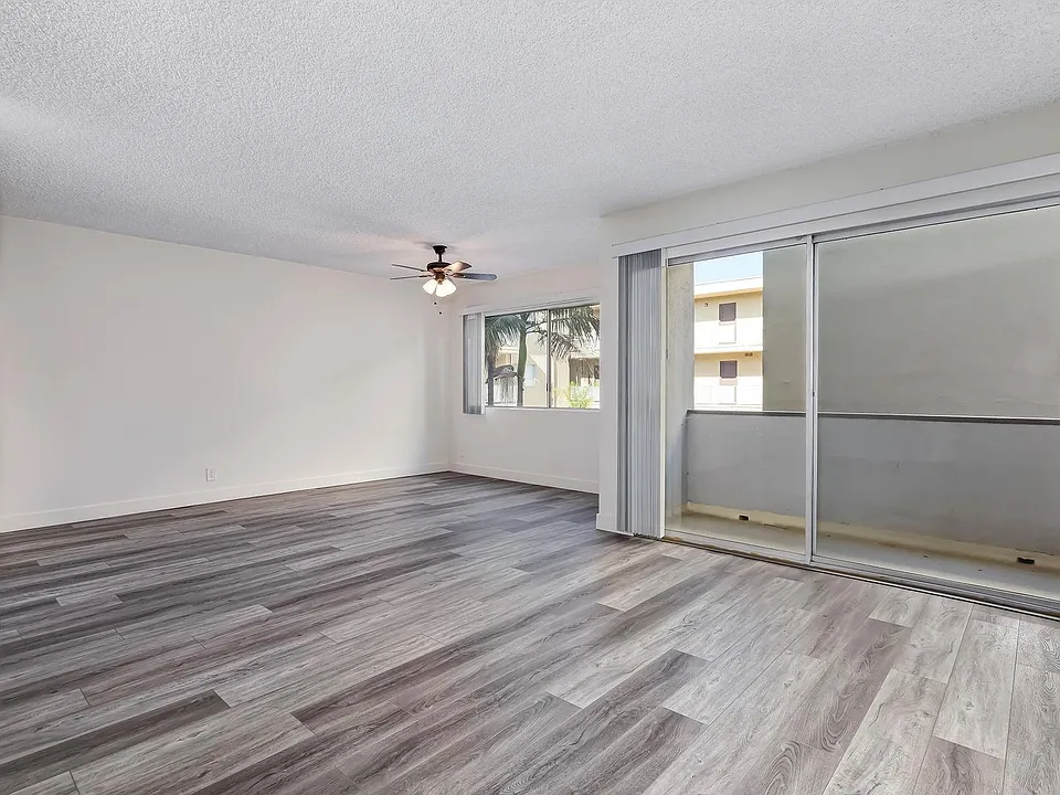 Addison Arms Apartments