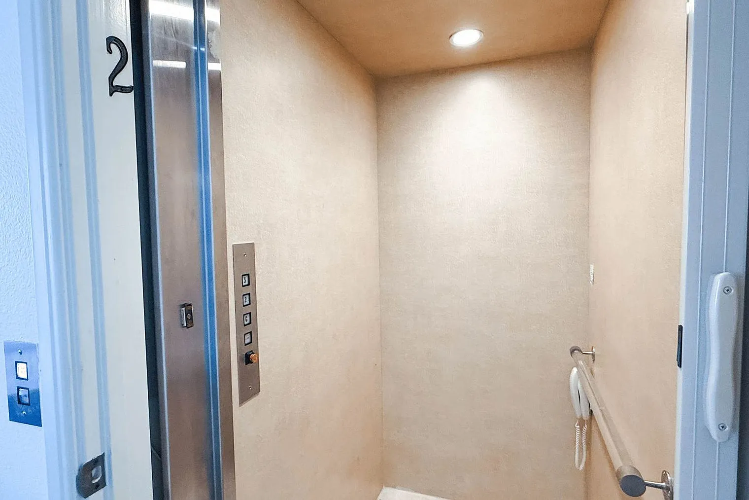 3 bed, 2.0 bath, 1679 sqft, $5,147 — Photo 2