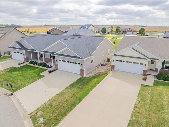 3rd image of 418 Jenny Ln #B