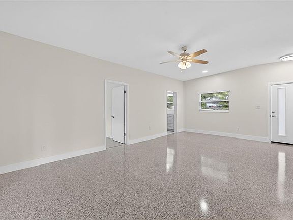 5th image of 2974 Chantilly Ave