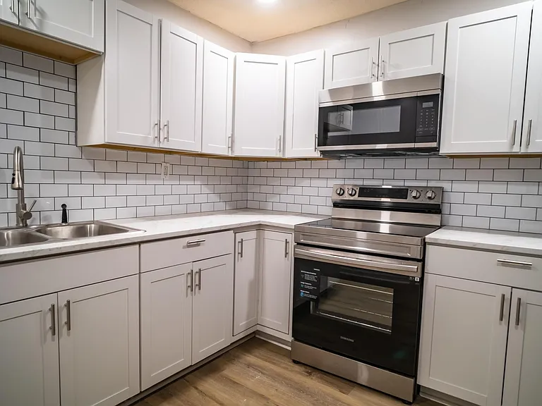 3825 Crane Dr NE — Photo 4