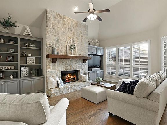 4th image of 11201 Lamar Ln