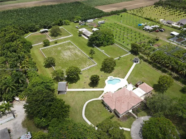 13915 SW 182nd Ave, Miami, FL 33196