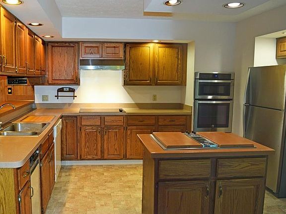 3rd image of 9112 Bernwood Ct