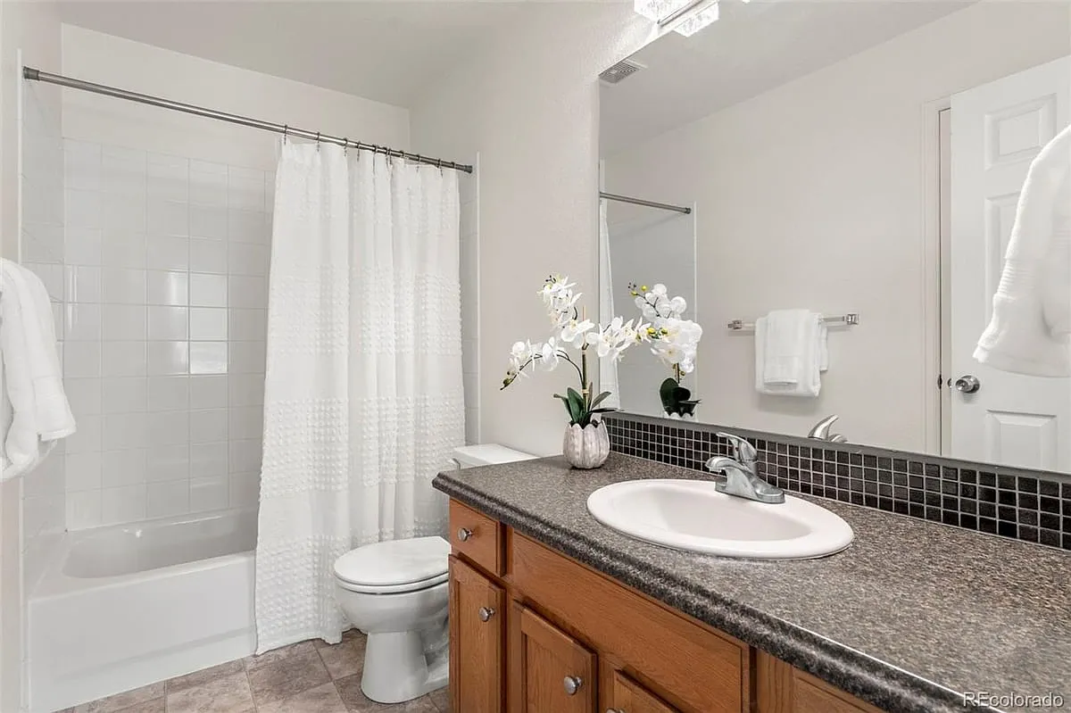 500 W 114th Pl - 500 W 114th Pl — Photo 3