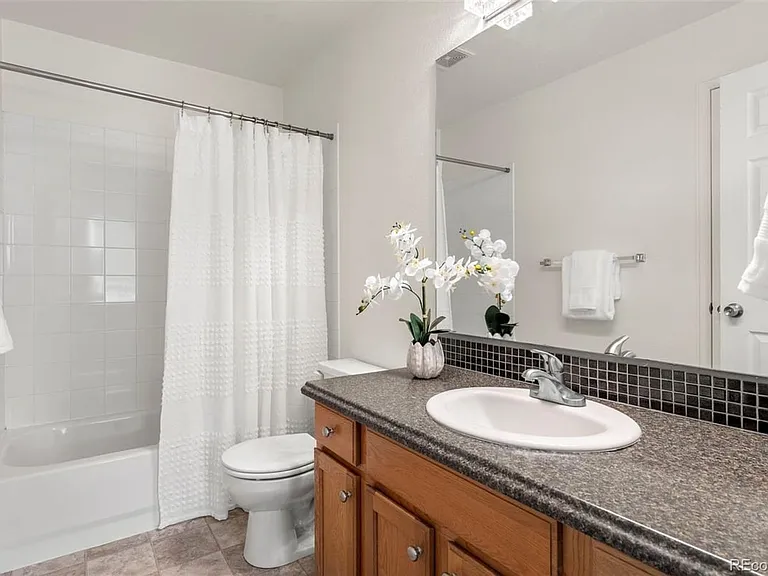 500 W 114th Pl — Photo 3