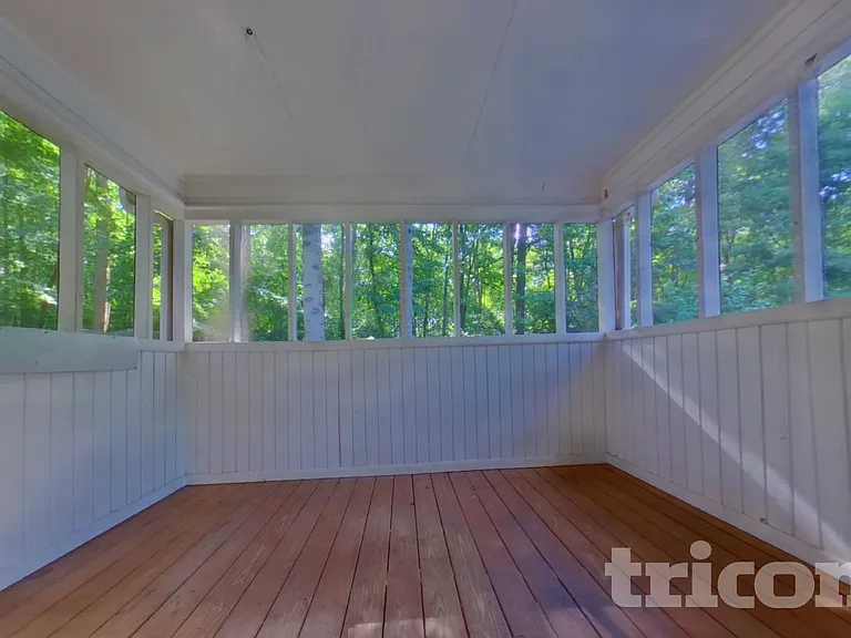 321 Stratford Dr — Photo 14