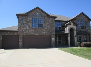 11829 Wolfcreek Ln, Fort Worth, TX 76244