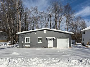 9406 Juniper Dr, Tobyhanna, PA