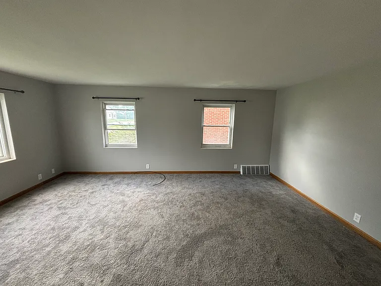 564 E Paige Ave #564 — Photo 4