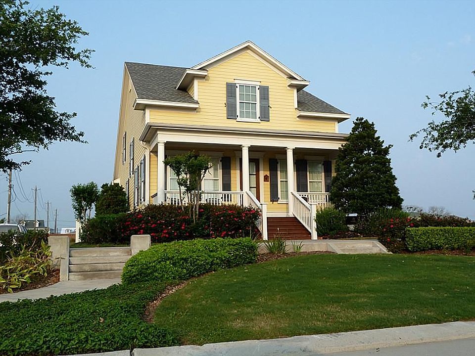 1st image of 8 Caravelle Ct