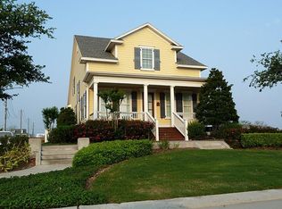 8 Caravelle Ct, Galveston, TX 77554