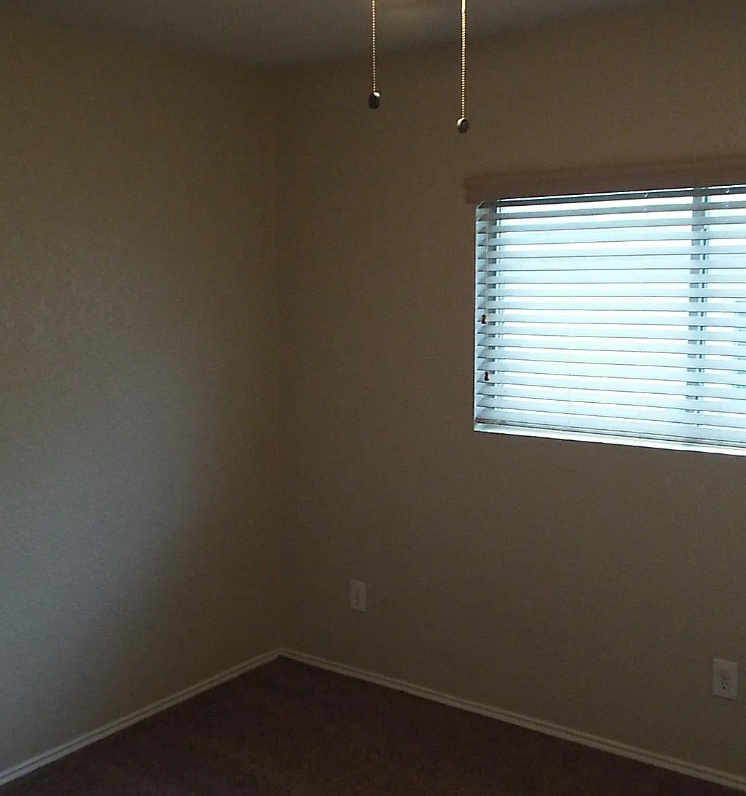 3 bed, 1716 sqft, $1,845 — Photo 3