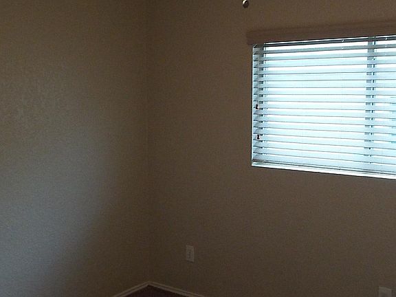 3rd image of 105 Wistoria Ct
