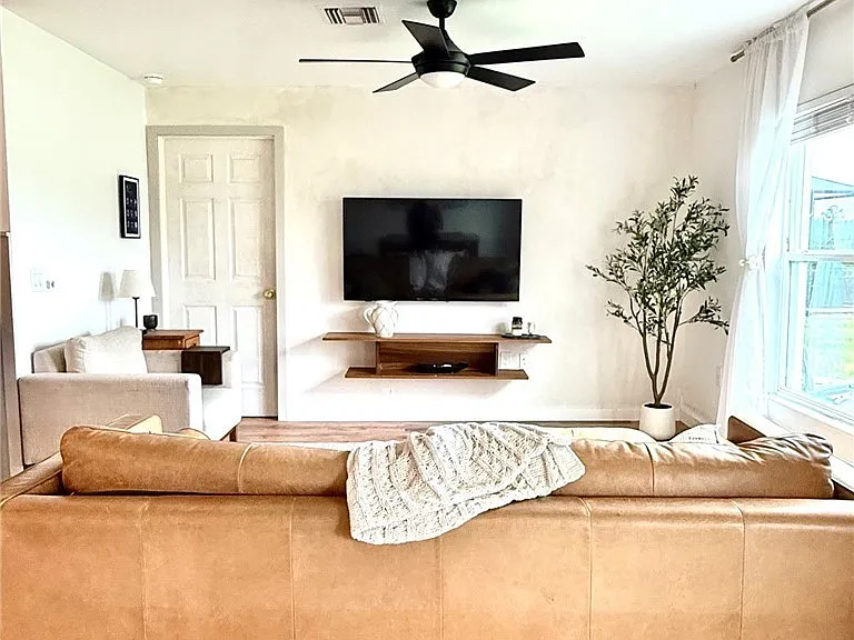 3192 Estancia Ln — Photo 5