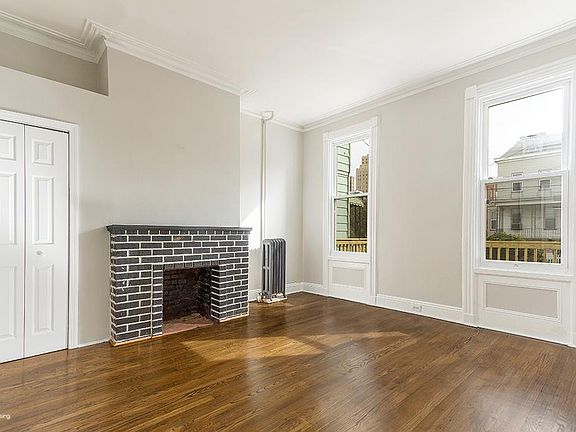 5th image of 448 Wayne St #1