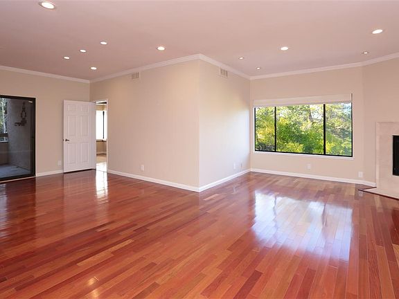 2nd image of 1280 Sharon Park Dr APT 25