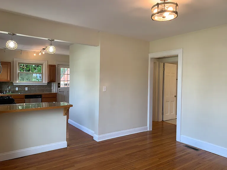 931 Nassau St #1 — Photo 9