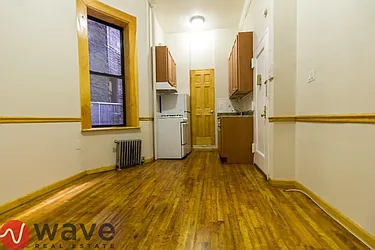 Rented by Wave Real Estate Group