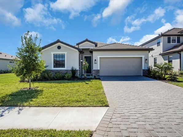 15018 Oxford Grey Dr, Bradenton, FL 34211