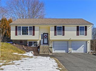 51 Sentinel Hill Rd, Derby, CT 06418