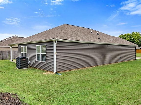 5th image of 117 Crescent Cir