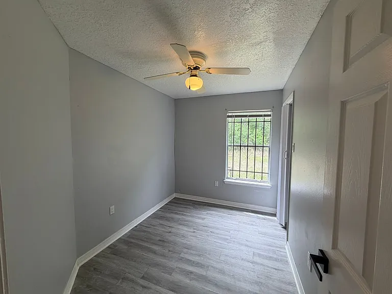 942 Loquat Tree Rd — Photo 10