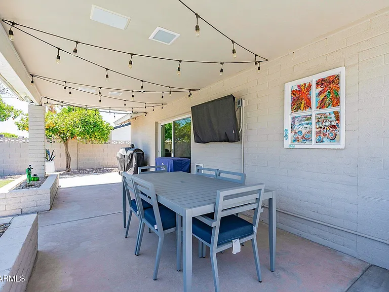2033 E Harvard Dr — Photo 28