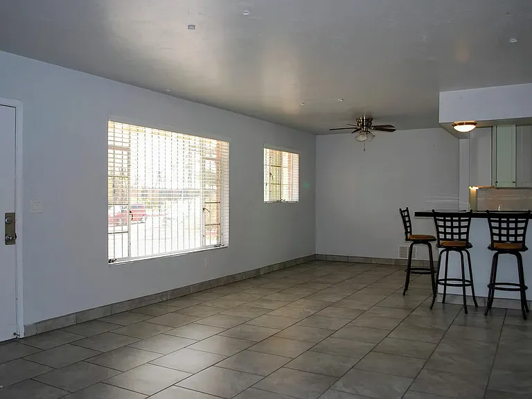 2743 N Tyndall Ave — Photo 6