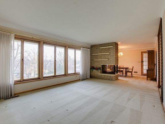 2nd image of 100 Flandrau Pl
