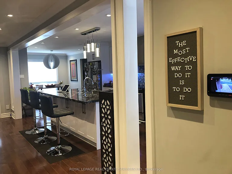 18 Sir Gawaine Pl — Photo 11